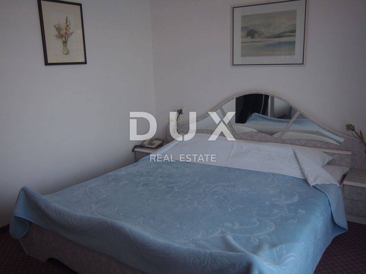 OTOK PAG, PAG - Prostoren hotel in 1271 m2 zemljišča, 1. vrsta do morja