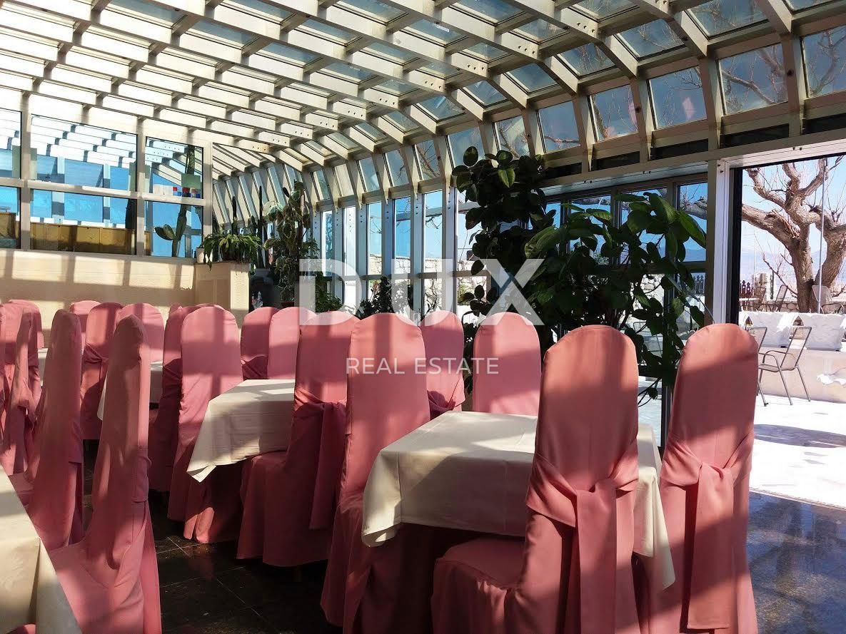 OTOK PAG, PAG - Prostoren hotel in 1271 m2 zemljišča, 1. vrsta do morja