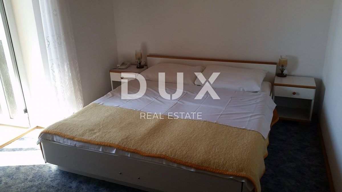 OTOK PAG, PAG - Prostoren hotel in 1271 m2 zemljišča, 1. vrsta do morja