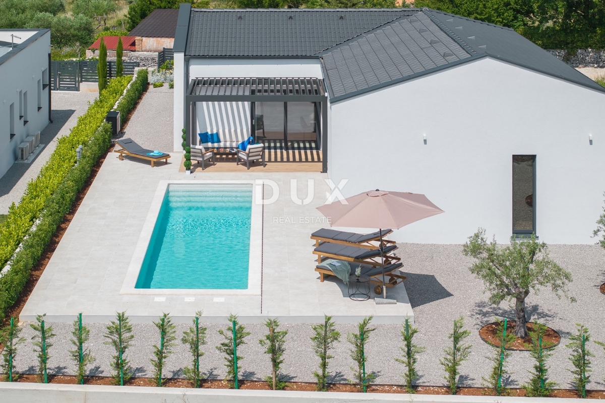 ISTRA, SVETI PETAR V GOZDU - Kvalitetna montažna hiša z bazenom