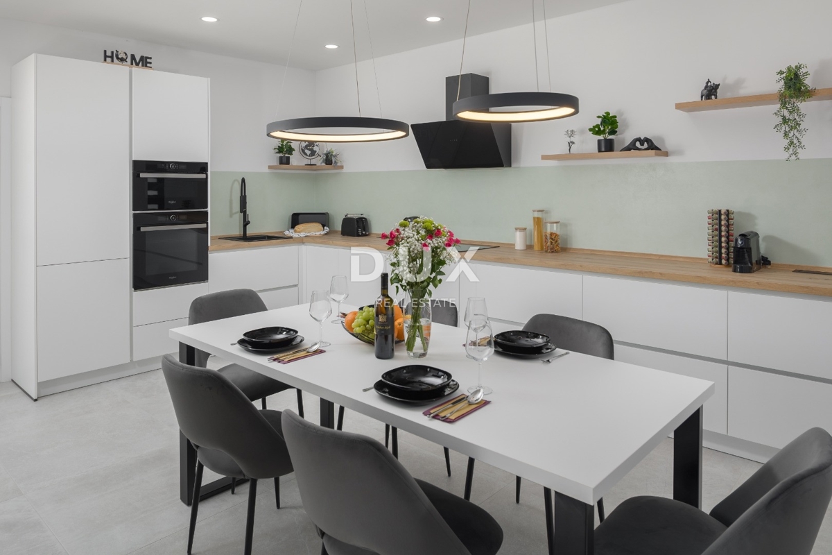 ISTRA, SVETI PETAR V GOZDU - Kvalitetna montažna hiša z bazenom