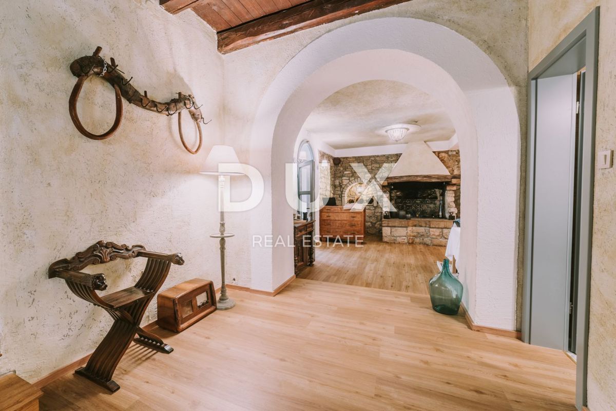 ISTRA, NOVIGRAD - Privlačna restavracija in penzion z uveljavljenim poslovanjem