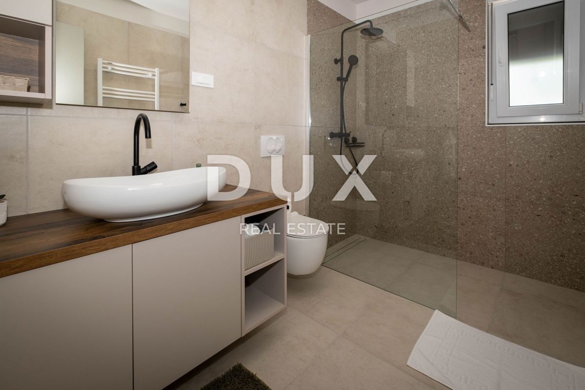 OTOK KRK, okolica mesta Krk - Luksuzna vila v novogradnji na mirni lokaciji