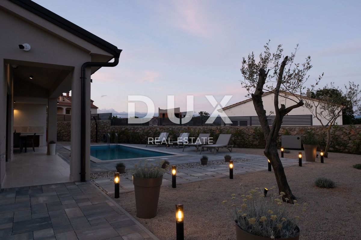 OTOK KRK, okolica mesta Krk - Luksuzna vila v novogradnji na mirni lokaciji