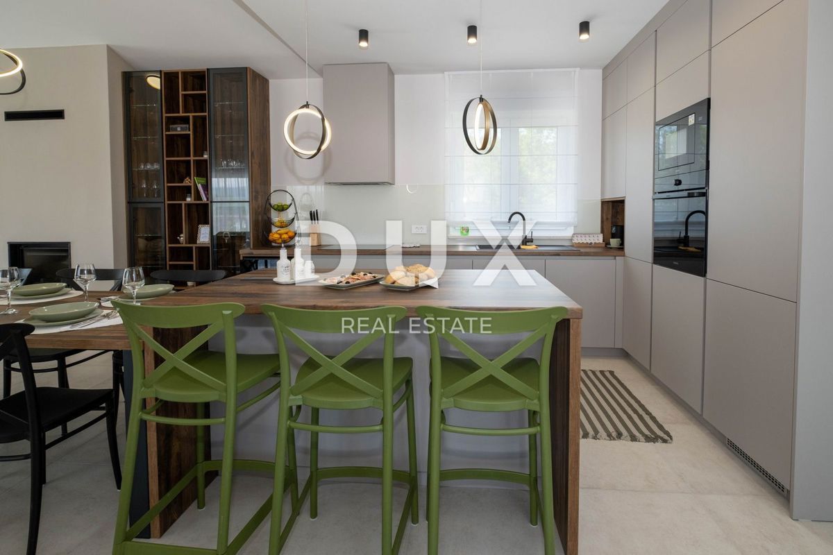 OTOK KRK, okolica mesta Krk - Luksuzna vila v novogradnji na mirni lokaciji