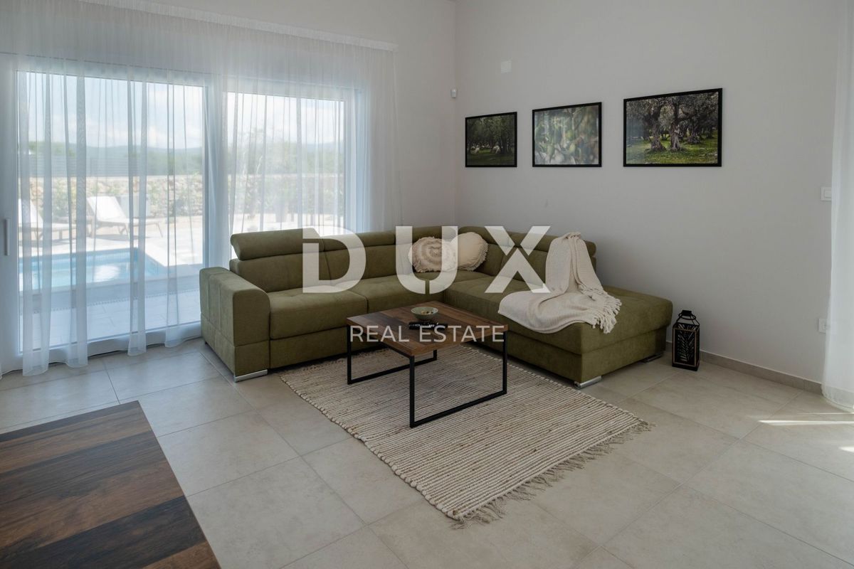 OTOK KRK, okolica mesta Krk - Luksuzna vila v novogradnji na mirni lokaciji