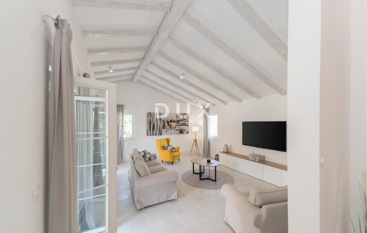 ISTRA, VIŽINADA - Mediteranska hiša z bazenom