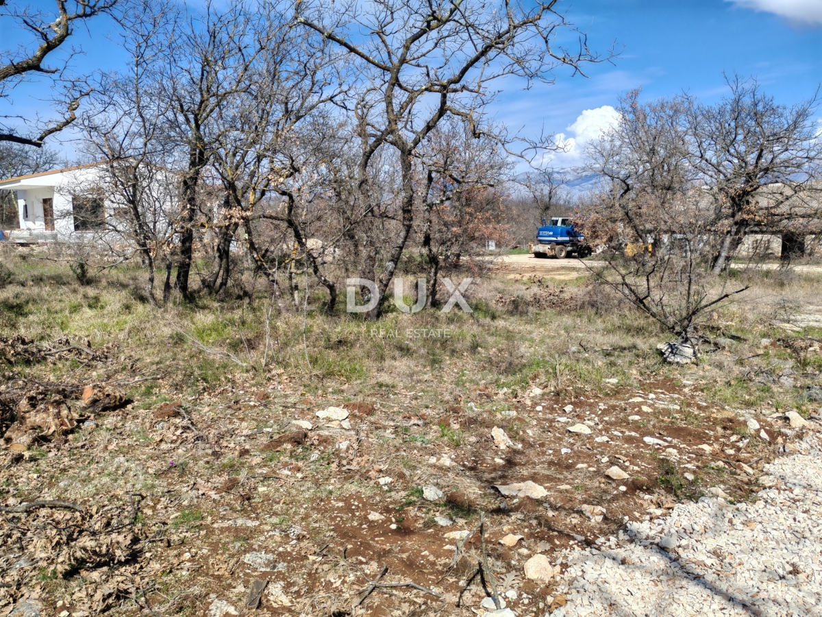 Zemljišče Lovinac, Poličnik, 749m2