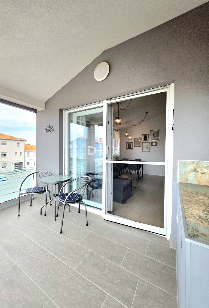 ISTRA, ŽBANDAJ - Dvosobno stanovanje naprodaj v bližini centra Poreča in plaž