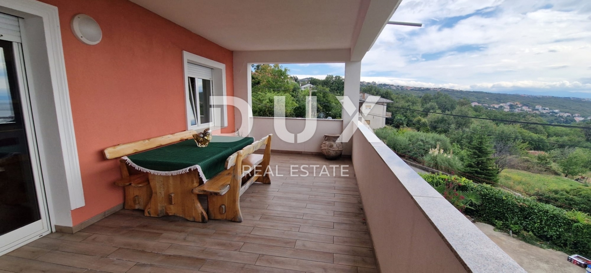 OPATIJA, MATULJI - Hiša z več stanovanjskimi enotami in pogledom na morje - odlična investicijska priložnost!