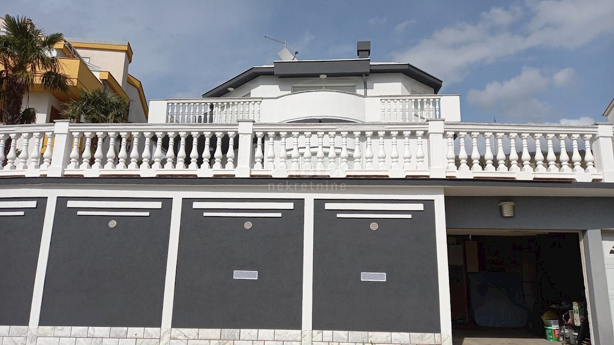 Crikvenica - Hiša z bazenom in prekrasnim pogledom na morje