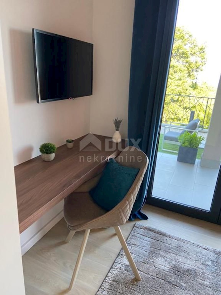 OPATIJA - Moderna vila z bazenom in pogledom na morje