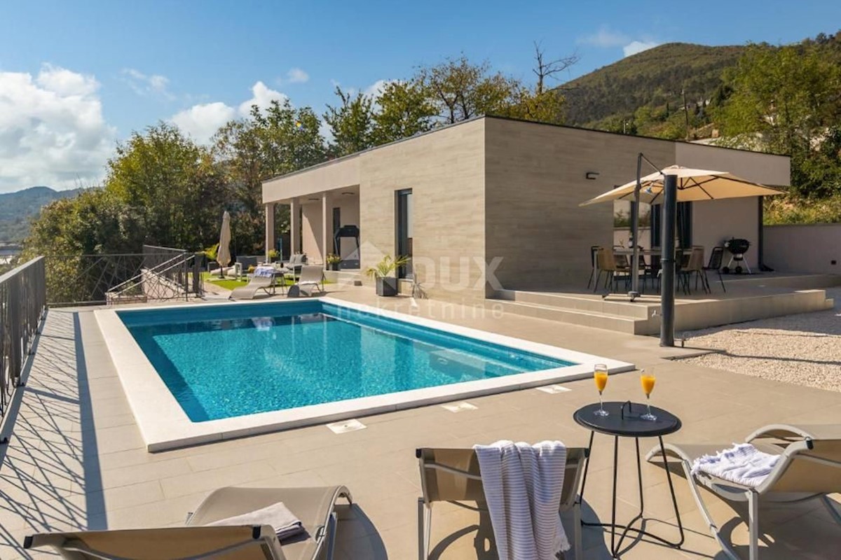 OPATIJA - Moderna vila z bazenom in pogledom na morje