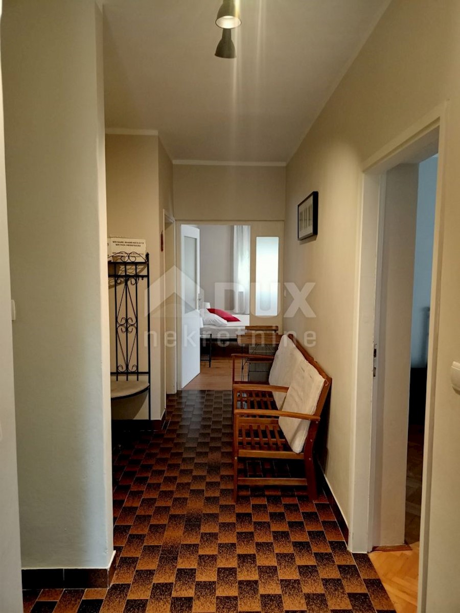 ZADAR, VIŠNJIK - Moderno urejen dvonadstropni objekt z 2 stanovanjema