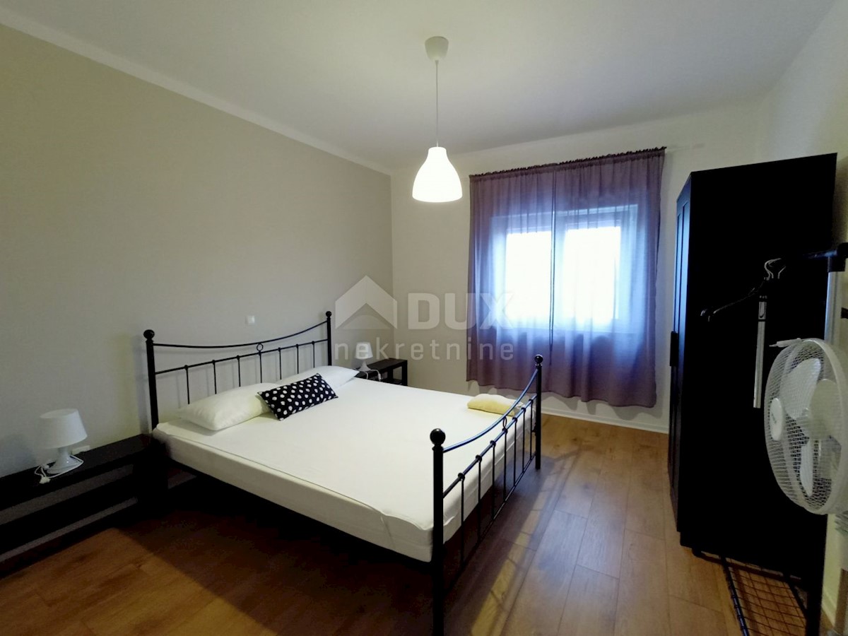 ZADAR, VIŠNJIK - Moderno urejen dvonadstropni objekt z 2 stanovanjema