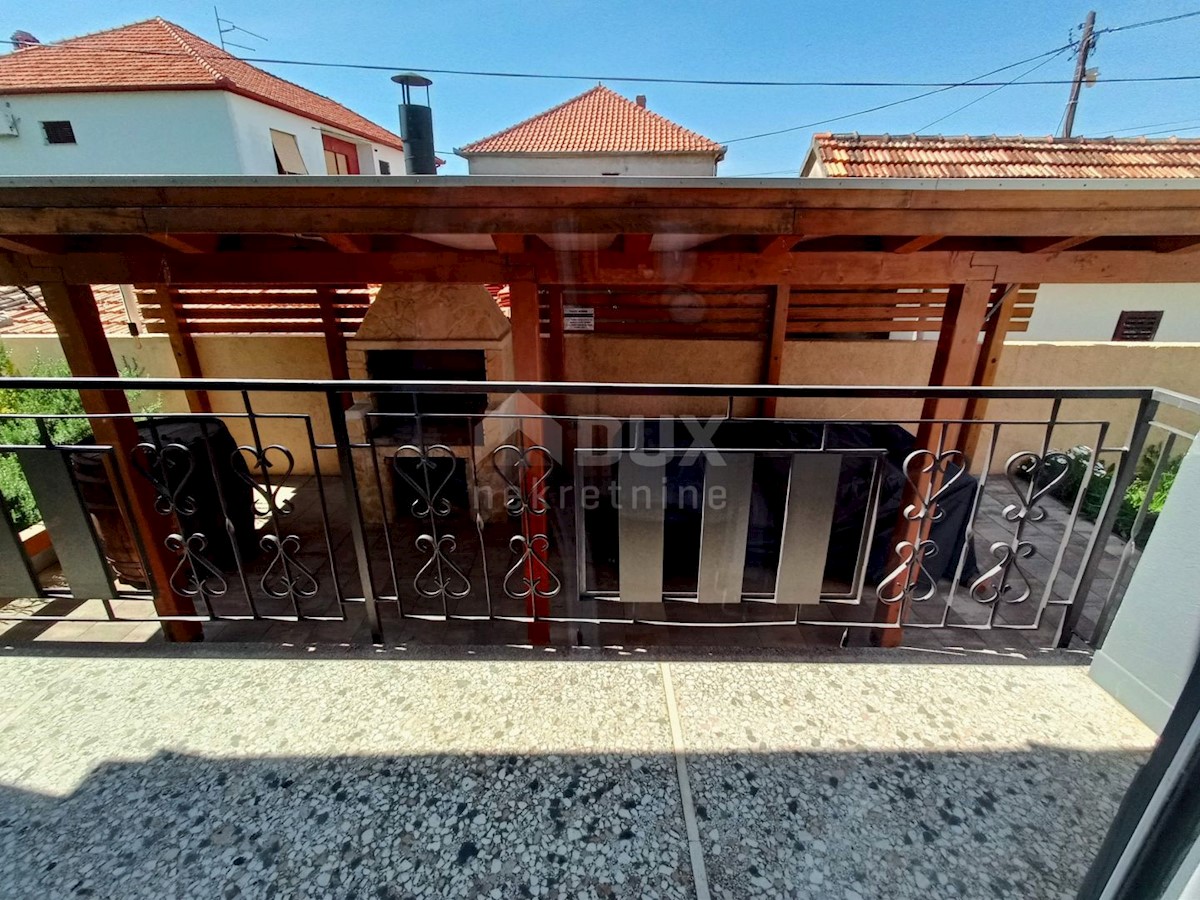 ZADAR, VIŠNJIK - Moderno urejen dvonadstropni objekt z 2 stanovanjema