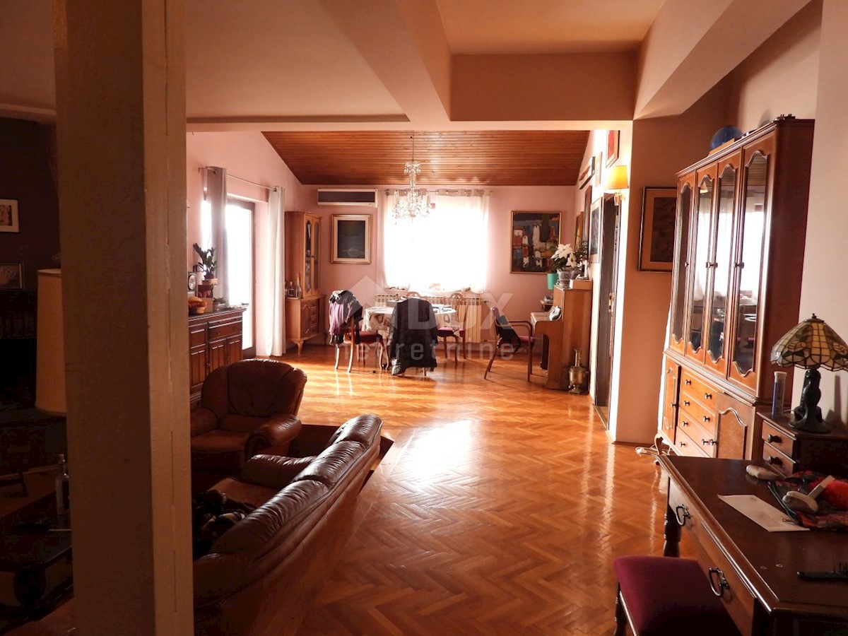 Srdoči, Rijeka, 305m2
