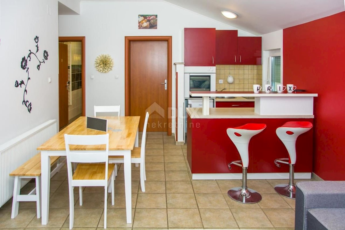 SENJ, SVETI JURAJ - Apartmajska hiša s pogledom na morje