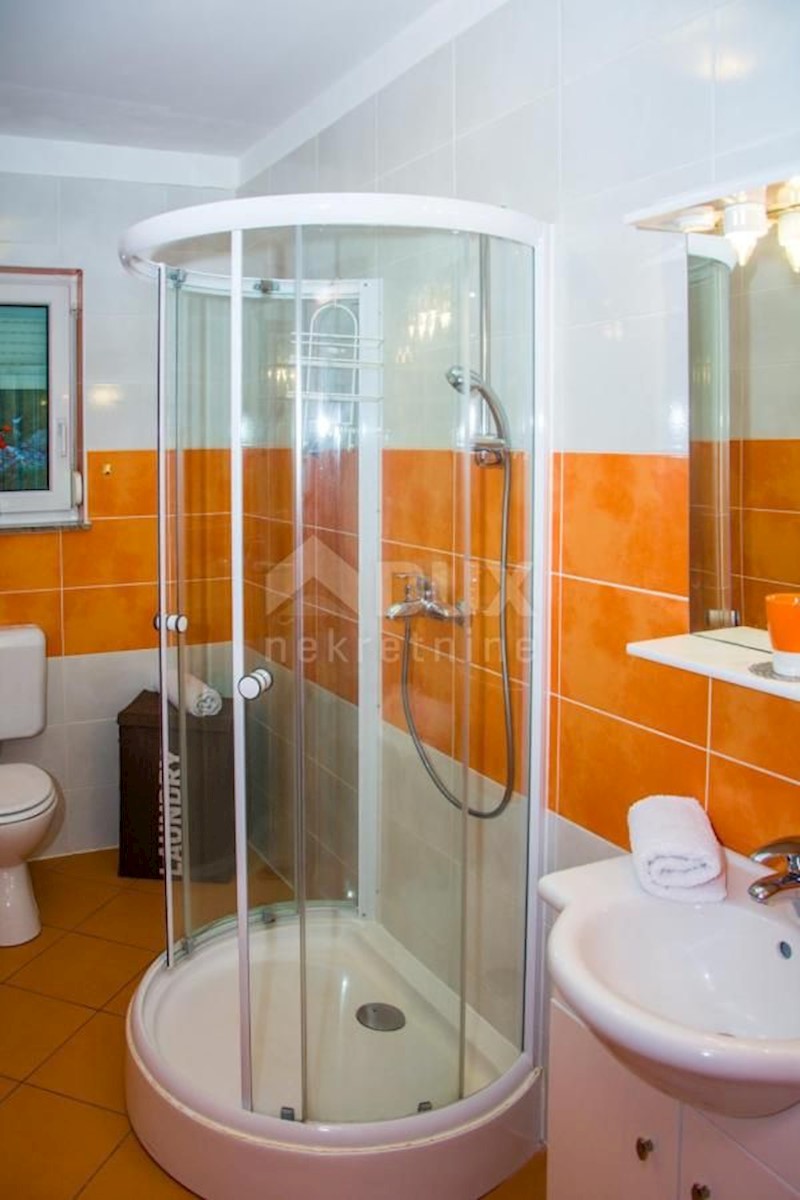 SENJ, SVETI JURAJ - Apartmajska hiša s pogledom na morje