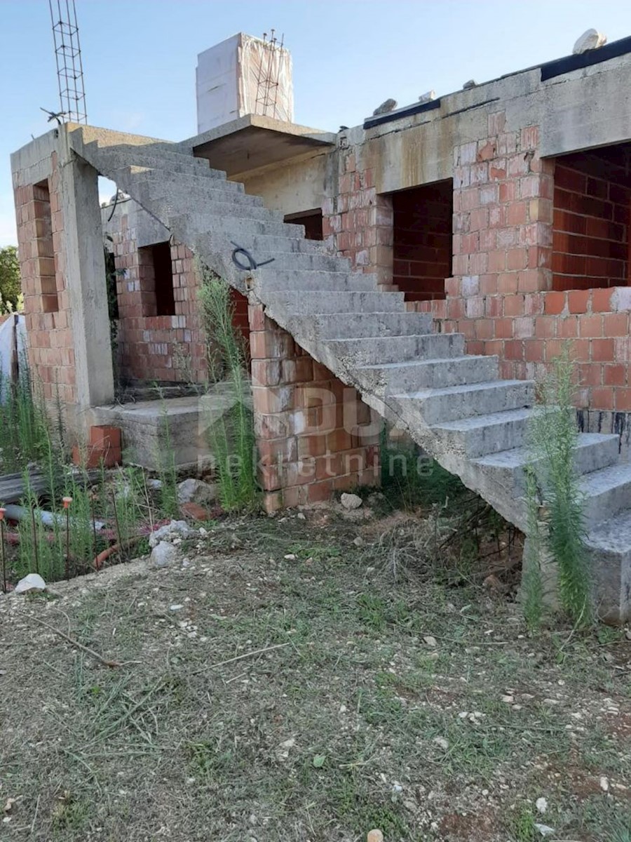 Pinezići, Krk, 255m2