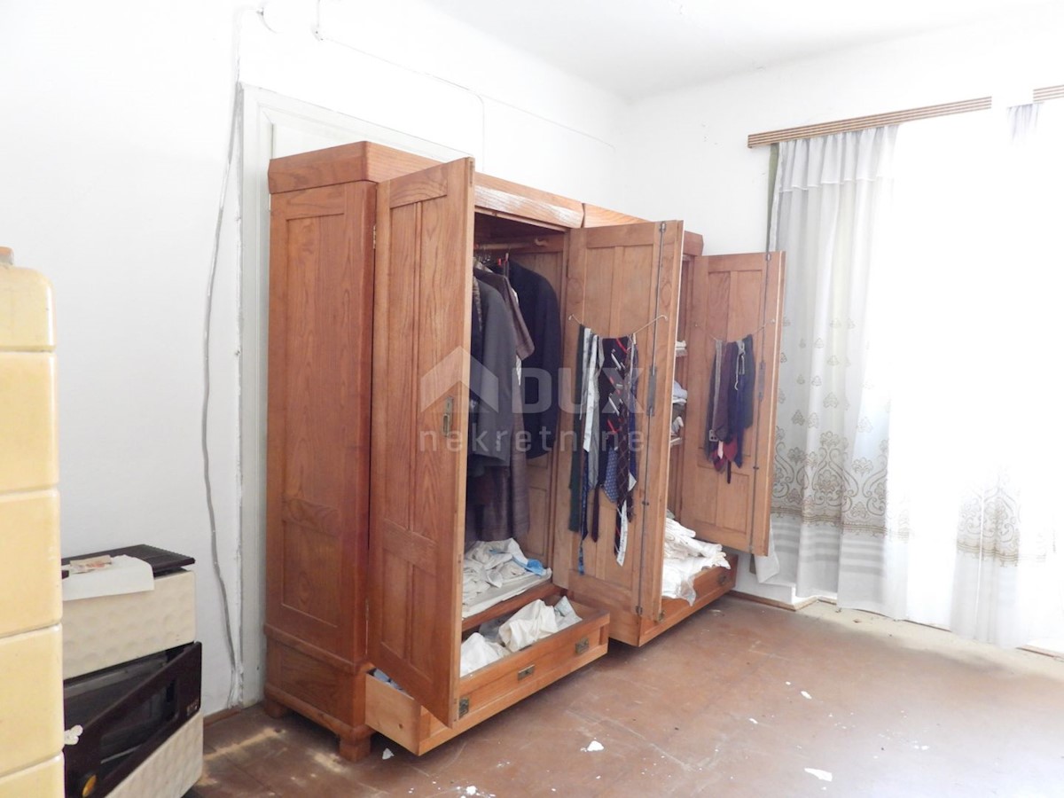 GORSKI KOTAR, SUNGER- stara hiša + 2 gospodarski poslopji + okolica 9000m2