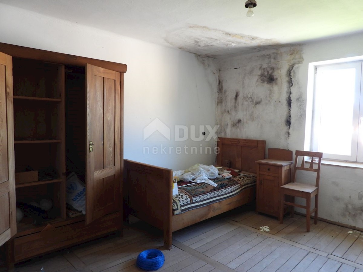 GORSKI KOTAR, SUNGER- stara hiša + 2 gospodarski poslopji + okolica 9000m2