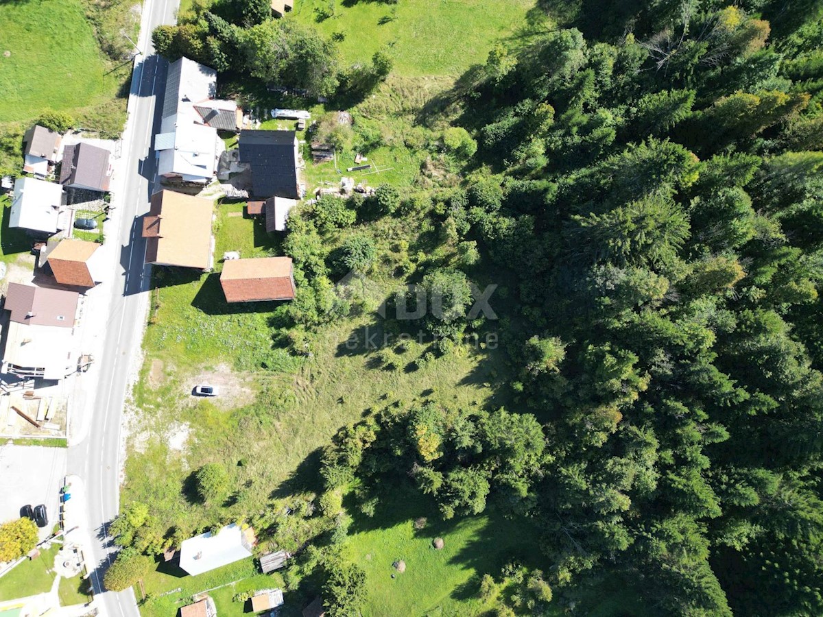 GORSKI KOTAR, SUNGER- stara hiša + 2 gospodarski poslopji + okolica 9000m2