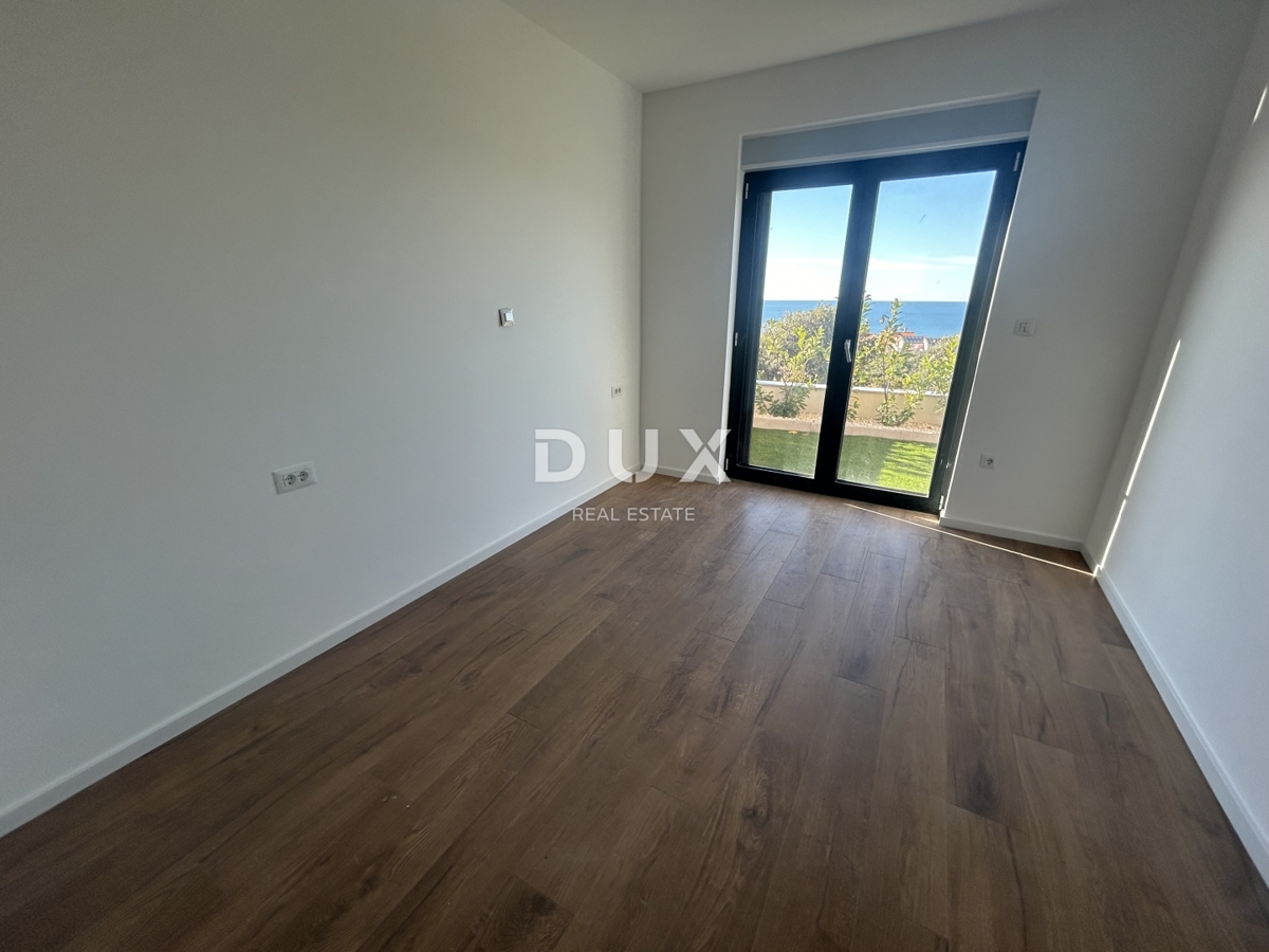 PRIMOŠTEN, DOLAC – Stanovanje v pritličju z vrtom in popolnim razgledom