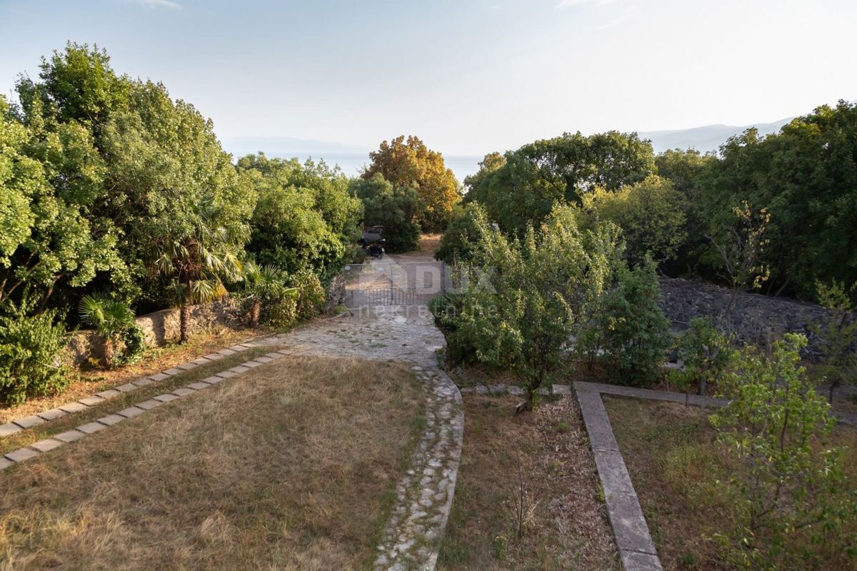 RIJEKA, KANTRIDA - Samostojna hiša z velikim vrtom!