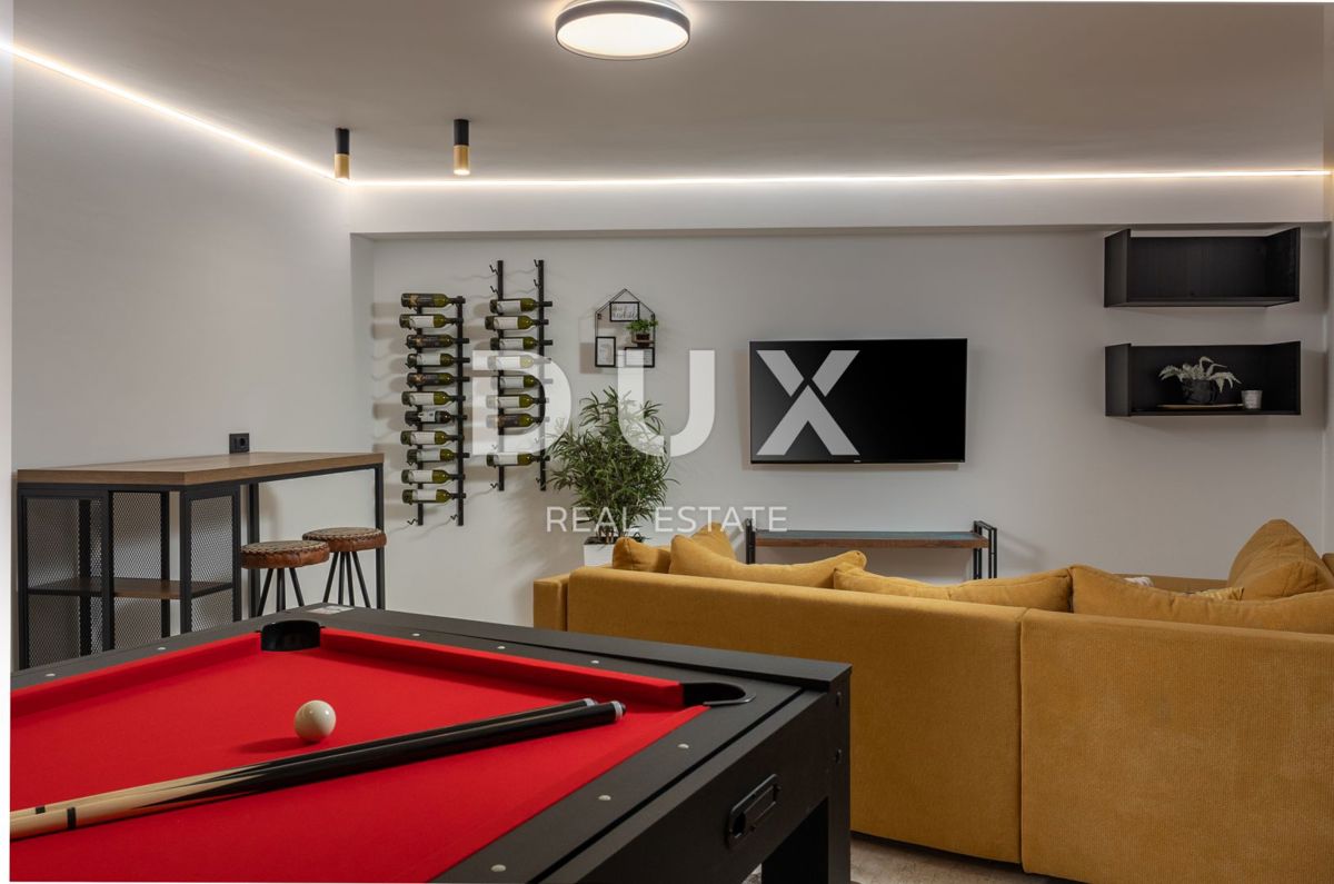 OPATIJA, CENTER - luksuzna etaža 300m2 v novogradnji z garažo, panoramski pogled na morje