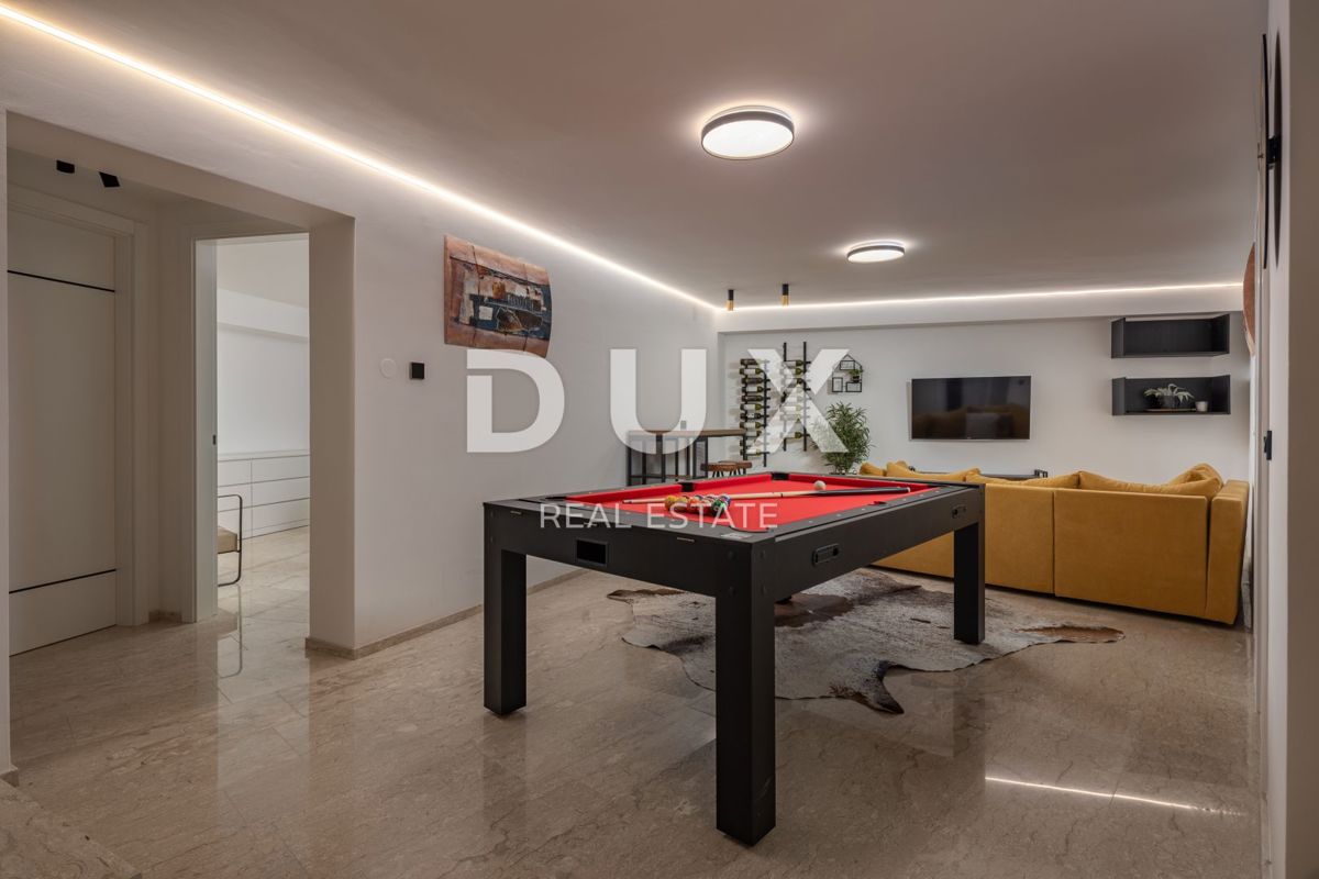 OPATIJA, CENTER - luksuzna etaža 300m2 v novogradnji z garažo, panoramski pogled na morje