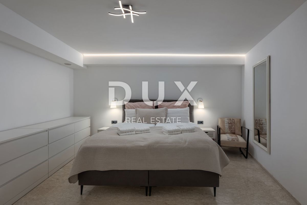 OPATIJA, CENTER - luksuzna etaža 300m2 v novogradnji z garažo, panoramski pogled na morje
