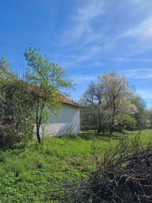 BRUŠANE, GOSPIĆ - Oaza mirnega življenja ob Parku narave Velebit