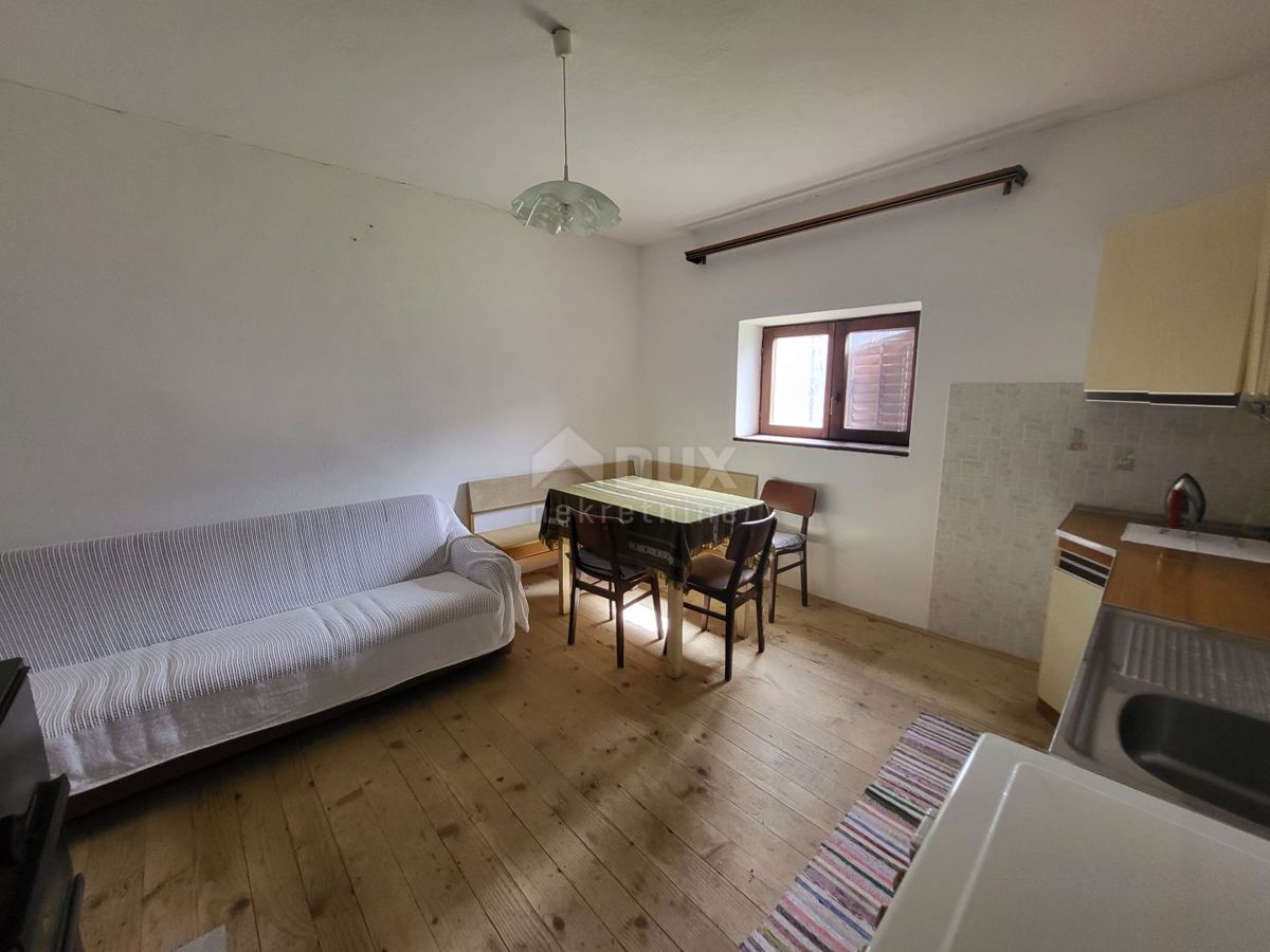 BRUŠANE, GOSPIĆ - Oaza mirnega življenja ob Parku narave Velebit
