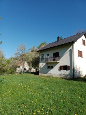 BRUŠANE, GOSPIĆ - Oaza mirnega življenja ob Parku narave Velebit