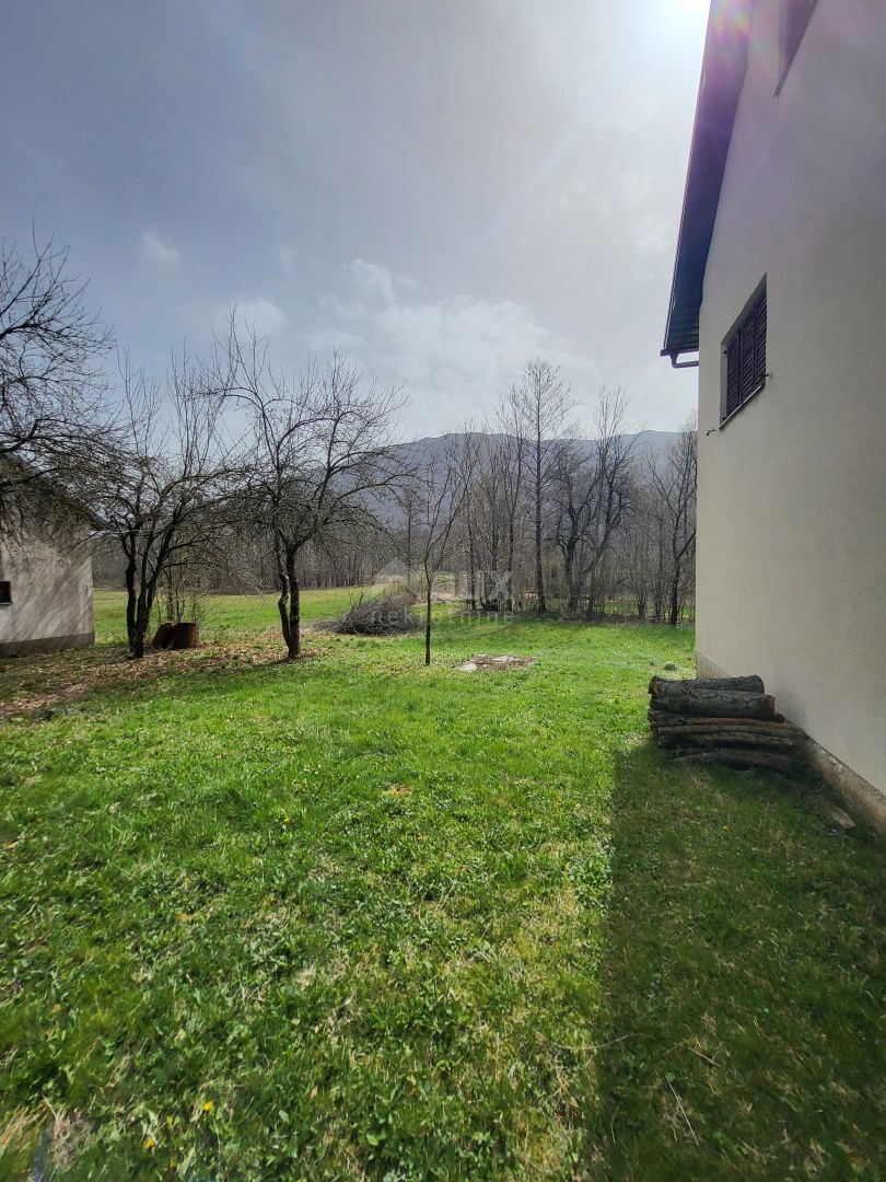 BRUŠANE, GOSPIĆ - Oaza mirnega življenja ob Parku narave Velebit