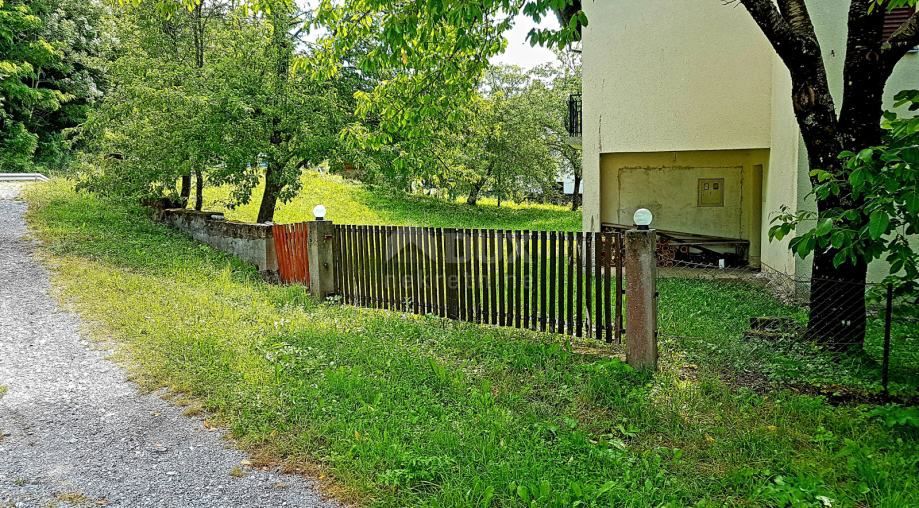 BRUŠANE, GOSPIĆ - Oaza mirnega življenja ob Parku narave Velebit