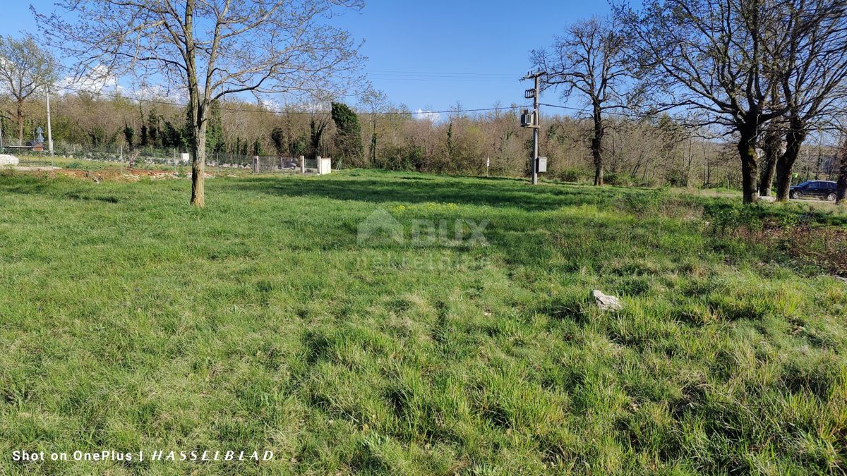 ISTRA, VIŠNJAN - Prostorno zemljišče s pogledom na morje