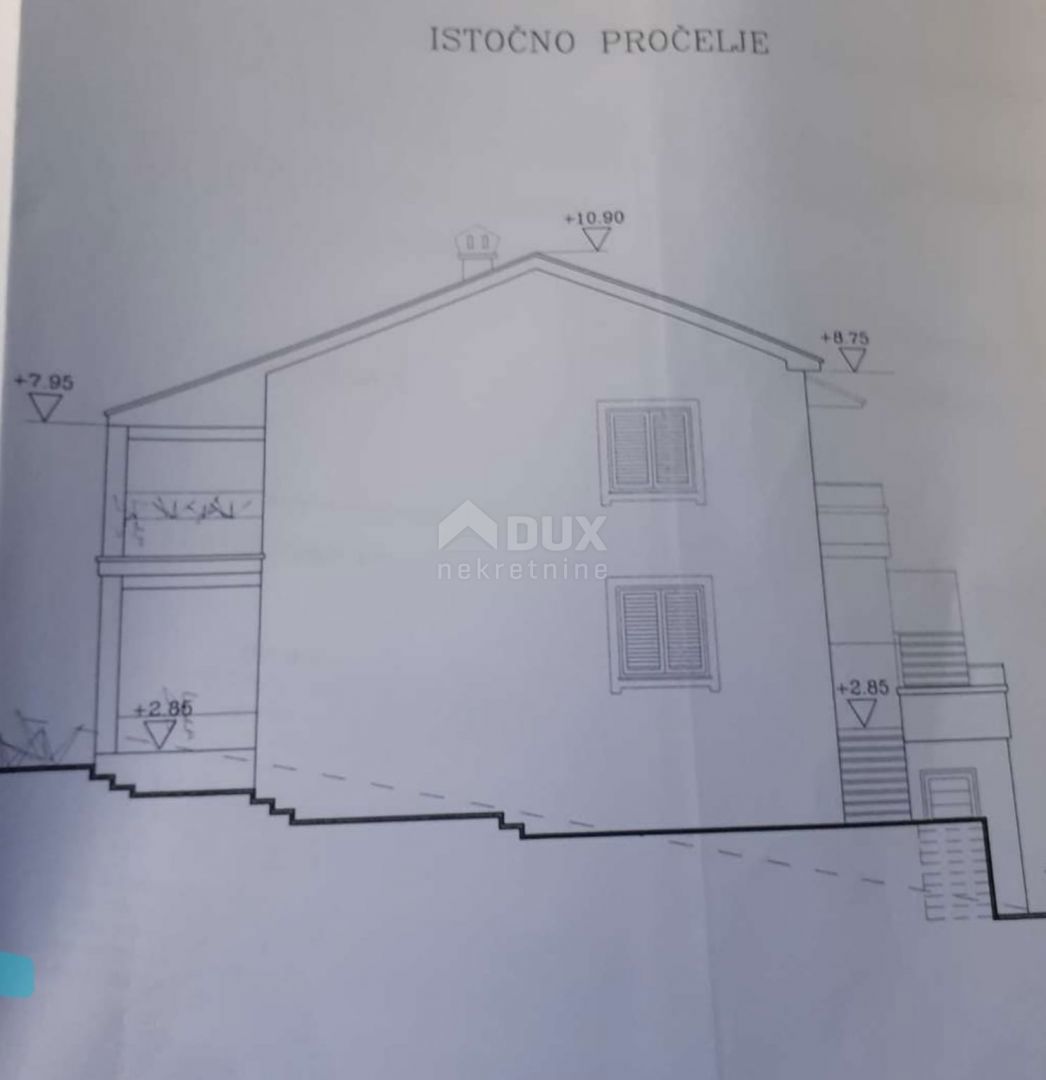 OPATIJA, MATULJI - zemljišče 1372m2 Z 2 GRADBENIMA DOVOLJENJEMA! za 2 družinski hiši/ 2 hiši za najem - počitnice z bazenom