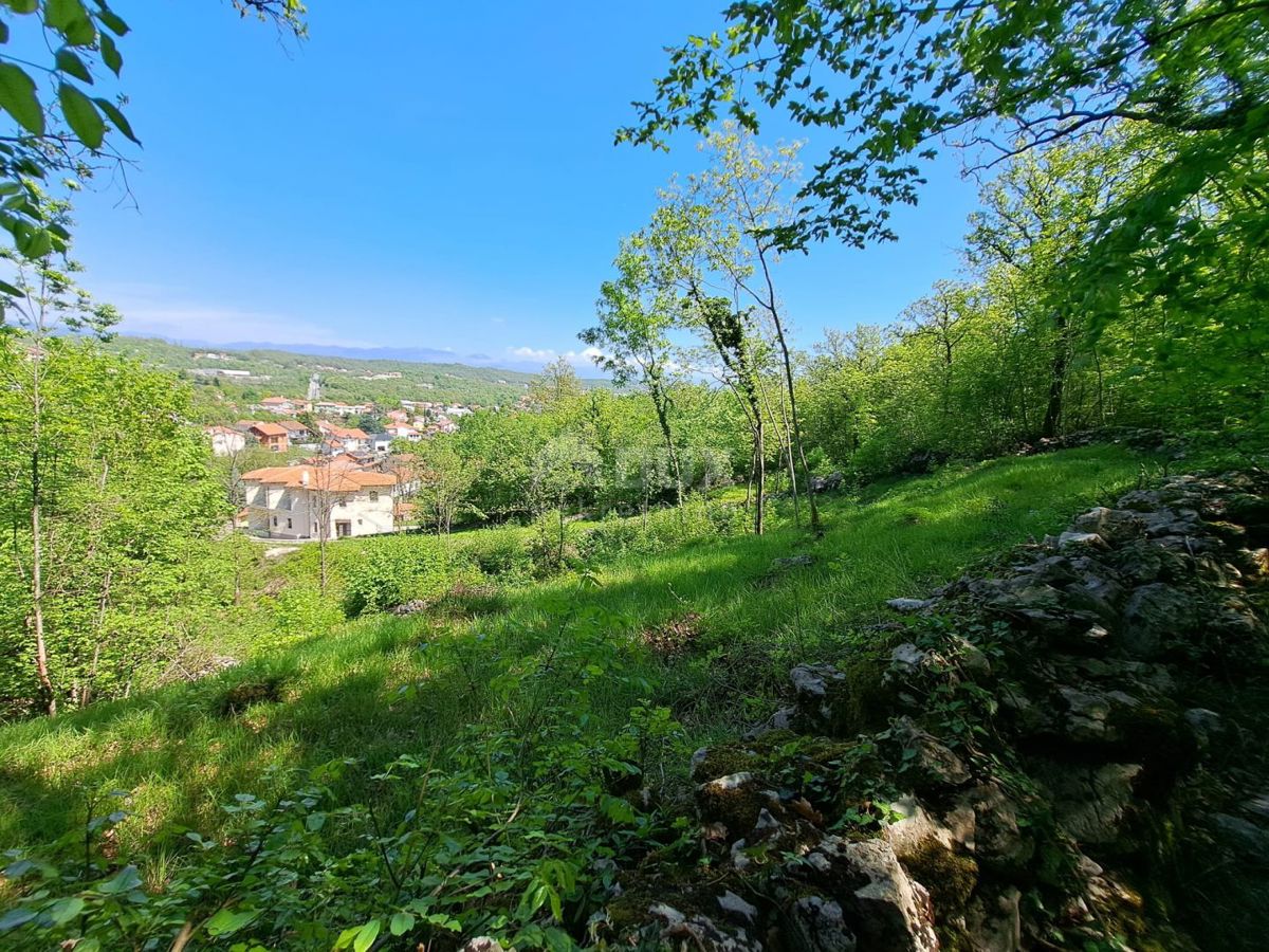 OPATIJA, MATULJI - zemljišče 1372m2 Z 2 GRADBENIMA DOVOLJENJEMA! za 2 družinski hiši/ 2 hiši za najem - počitnice z bazenom