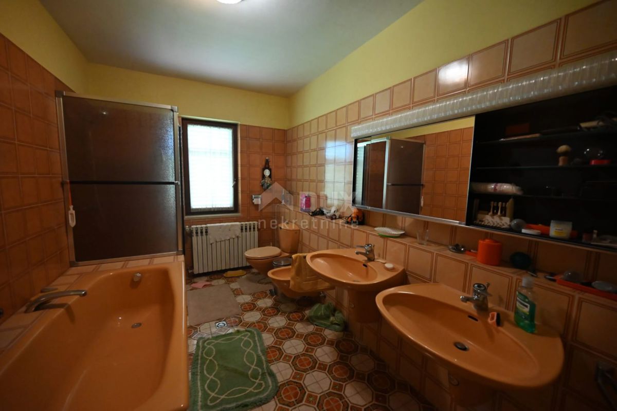 Pješčana Uvala, Medulin, 330m2