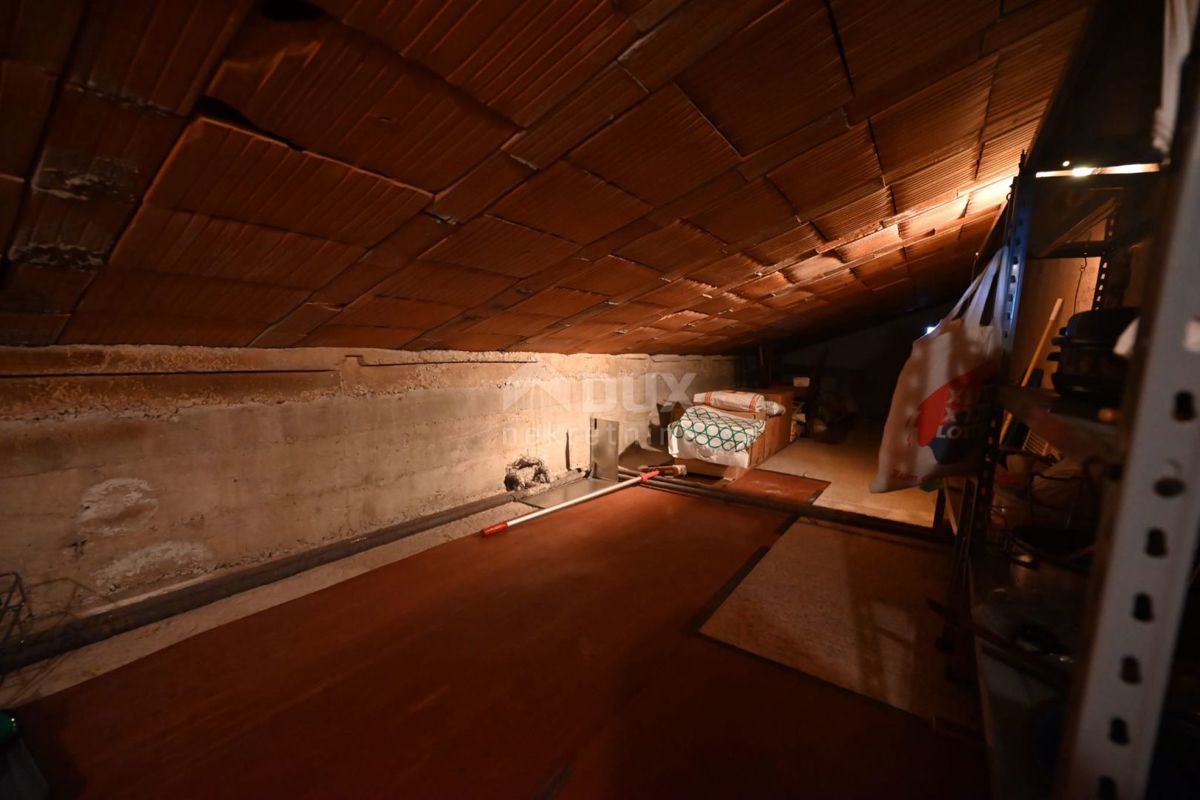 Pješčana Uvala, Medulin, 330m2