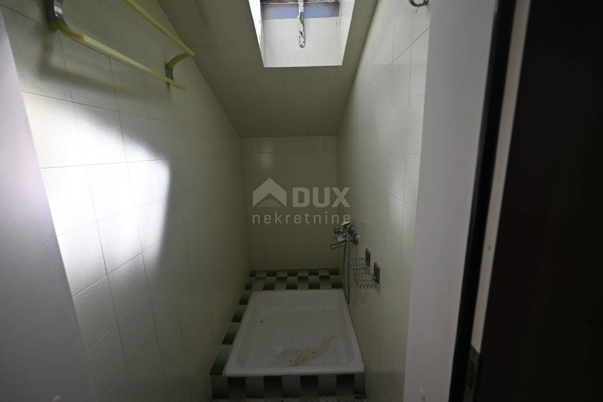 Pješčana Uvala, Medulin, 330m2