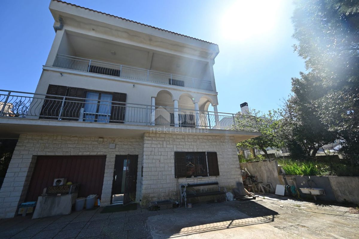 Pješčana Uvala, Medulin, 330m2