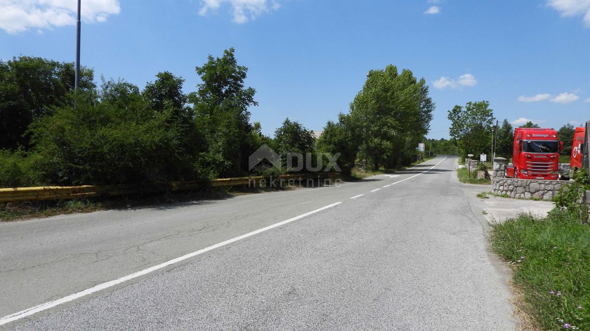 MATULJI, JURDANI, RUPA - gradbeno zemljišče 9000m2 z ZAZID. DOVOLJENJE za halo in poslovno stanovanjski objekt