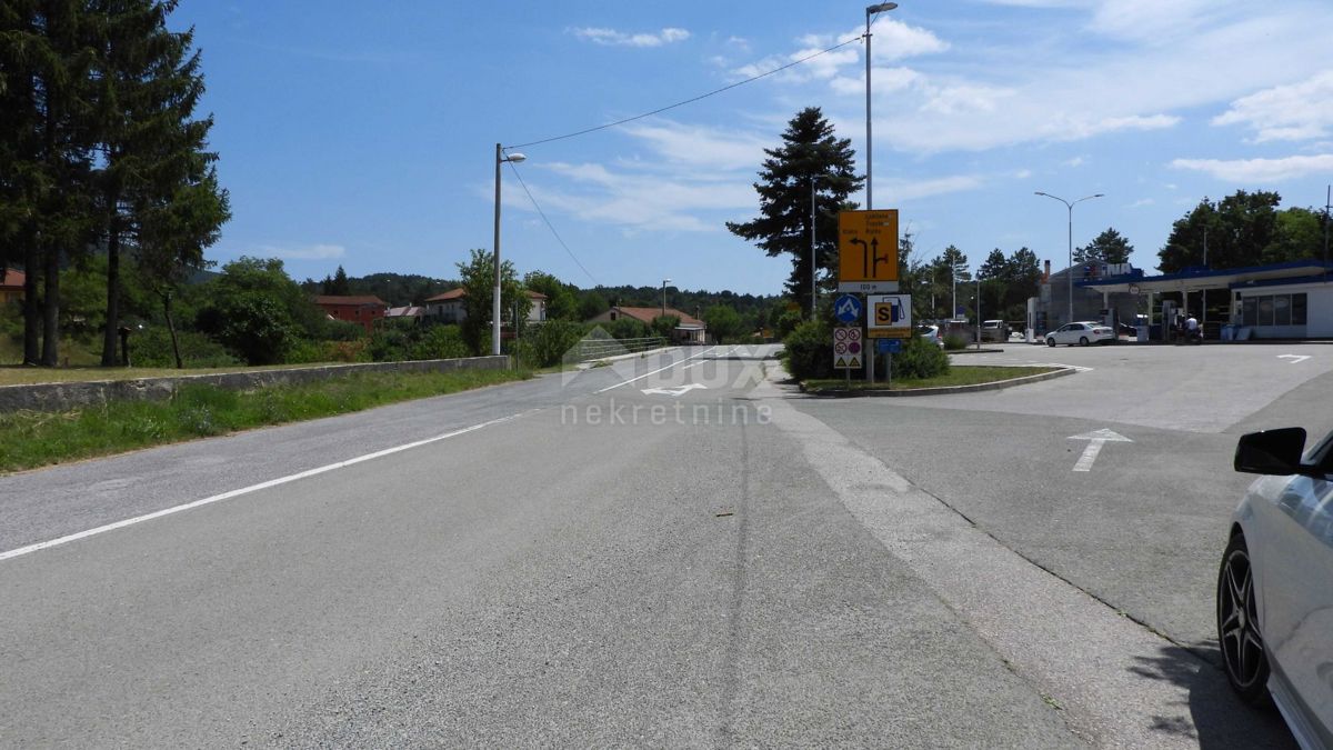 MATULJI, JURDANI, RUPA - gradbeno zemljišče 9000m2 z ZAZID. DOVOLJENJE za halo in poslovno stanovanjski objekt