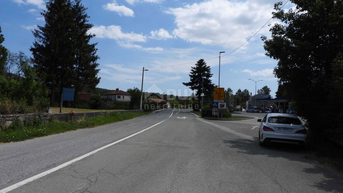 MATULJI, JURDANI, RUPA - gradbeno zemljišče 9000m2 z ZAZID. DOVOLJENJE za halo in poslovno stanovanjski objekt