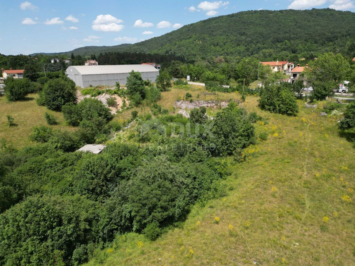 MATULJI, JURDANI, RUPA - gradbeno zemljišče 9000m2 z ZAZID. DOVOLJENJE za halo in poslovno stanovanjski objekt