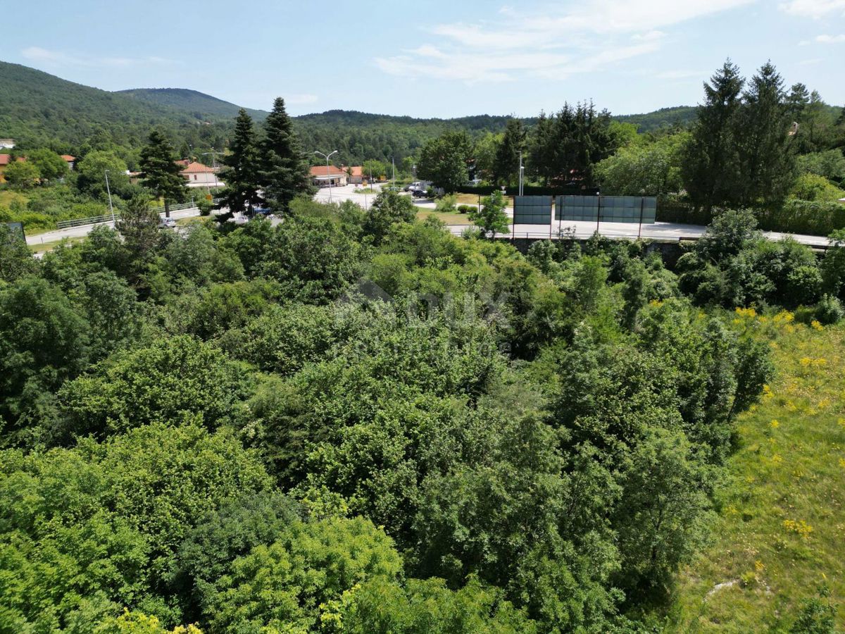 MATULJI, JURDANI, RUPA - gradbeno zemljišče 9000m2 z ZAZID. DOVOLJENJE za halo in poslovno stanovanjski objekt