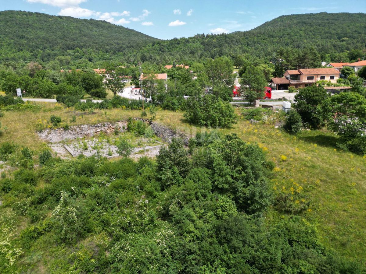 MATULJI, JURDANI, RUPA - gradbeno zemljišče 9000m2 z ZAZID. DOVOLJENJE za halo in poslovno stanovanjski objekt